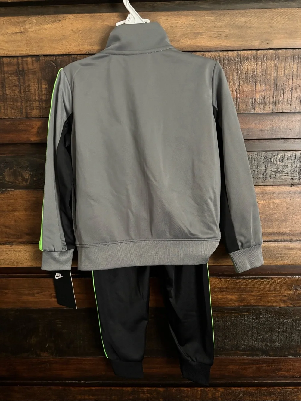 💚NWT Nike Grey & Neon Green Youth Track Jacket and Pants - Picture 2 of 3